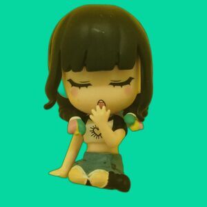 LE SSERAFIM ANTIFRAGILE FIGURINE